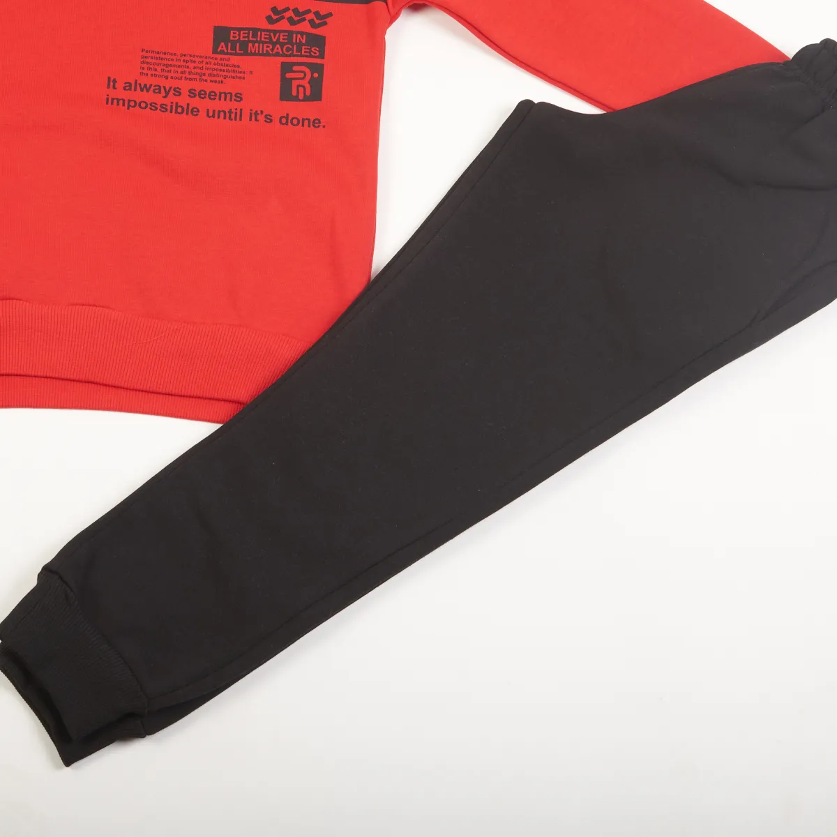 Σετ Φούτερ Αγόρι Trax “Stay Strong” – Κόκκινο/Μαύρο - Image 2