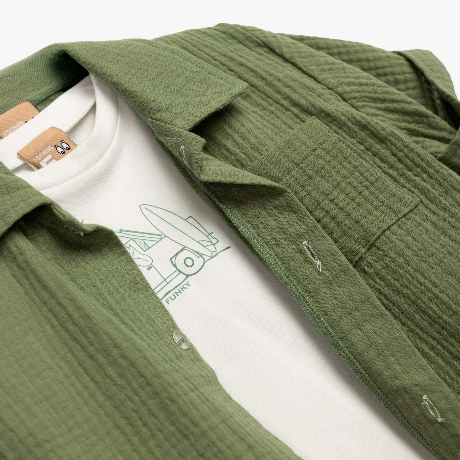 Σετ Αγόρι Funky 3 Τεμαχίων Χακί Με Πουκάμισο Και Βερμούδα - Image 3